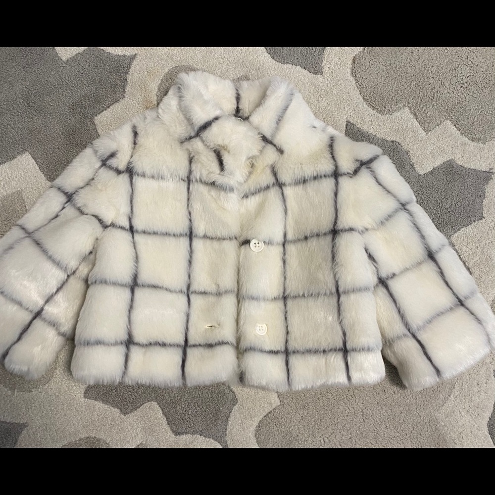 Faux fur size 3-4 coat